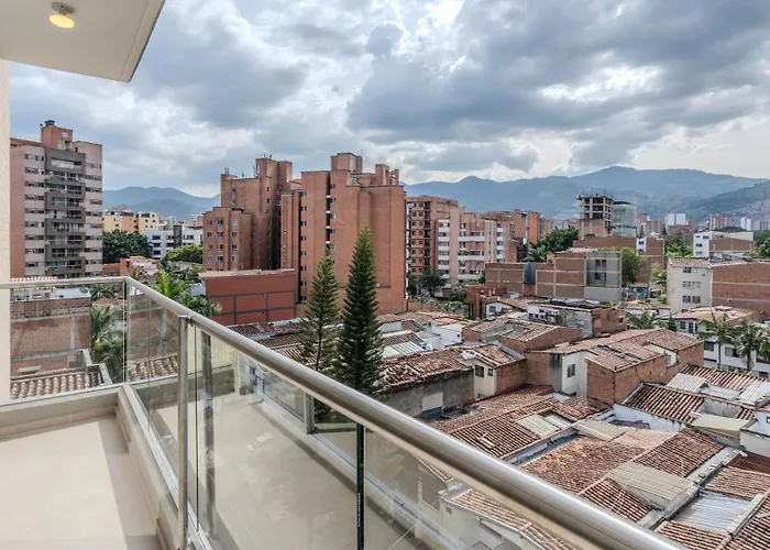 Mirador Del Laureles, Ac, Piscina, Parqueadero 701