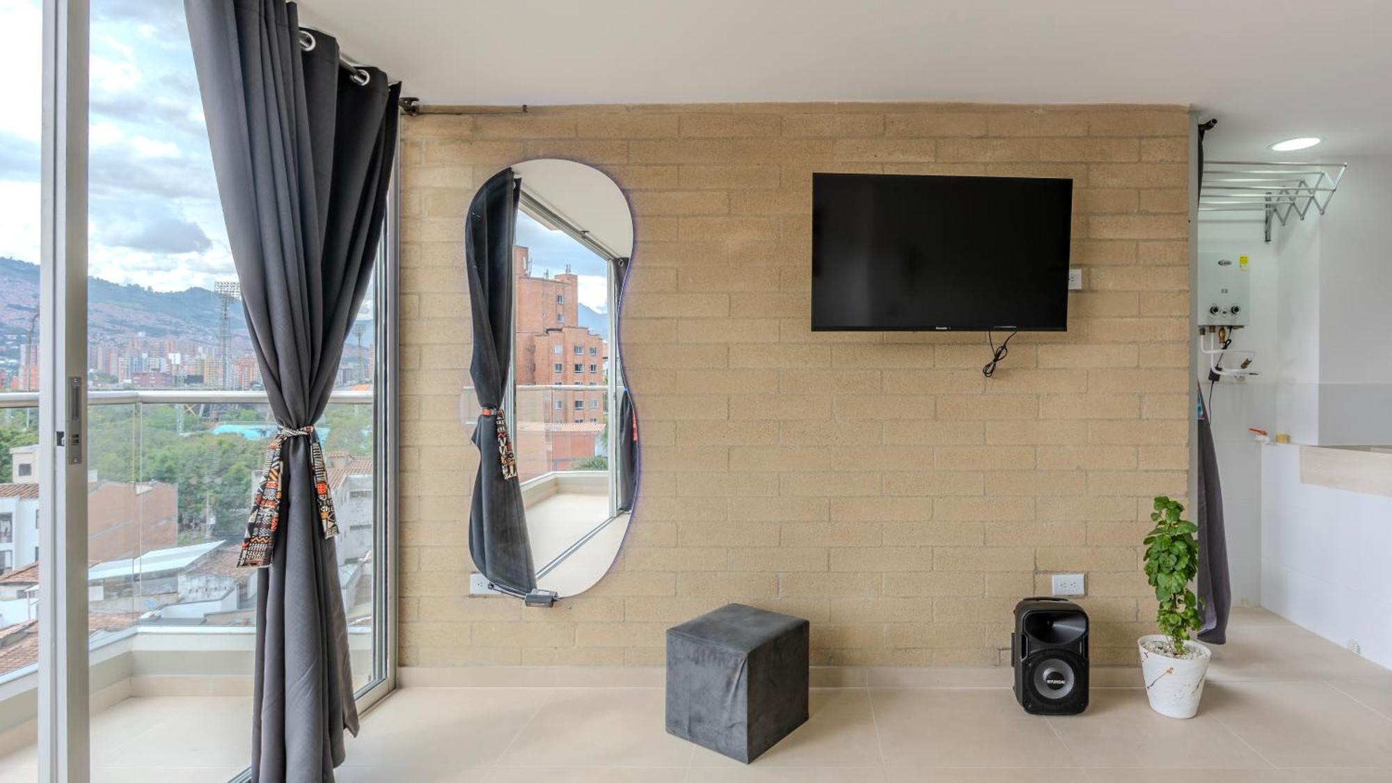 Apartamento Mirador Del Laureles, Ac, Piscina, Parqueadero 701 Medellín