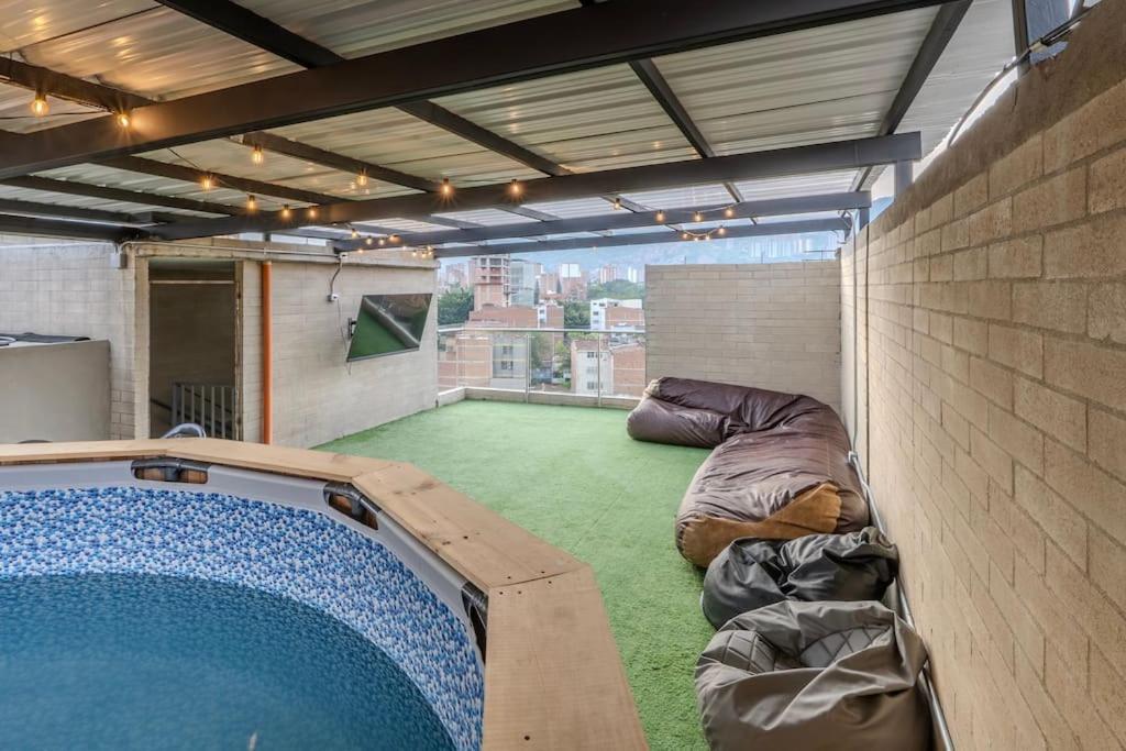 Apartamento Mirador Del Laureles, Ac, Piscina, Parqueadero 701